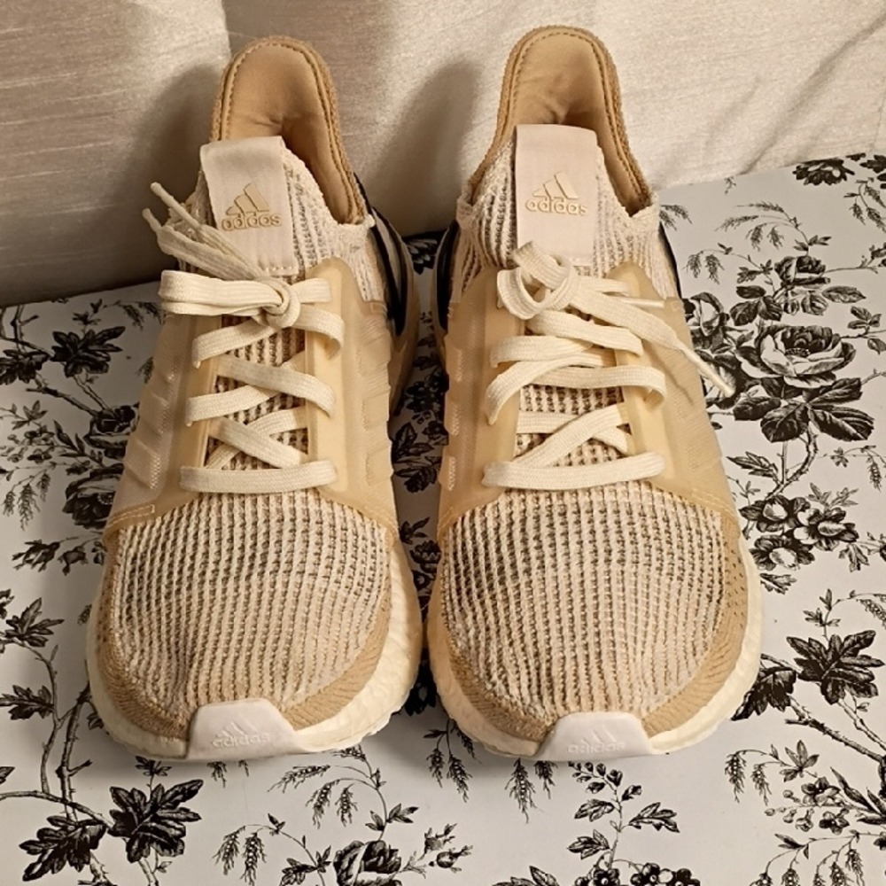 Adidas Men's Beige Athletic‎ Runner Sneakers Size 81/2